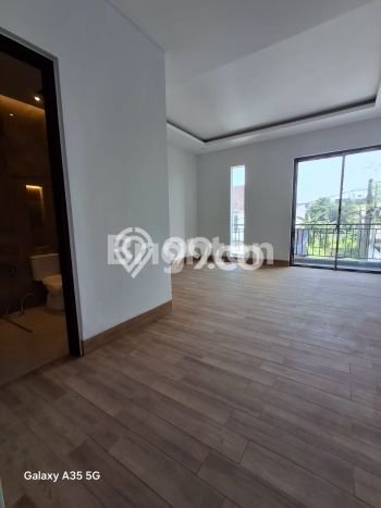 Rumah Luxury Modern Siap Huni di Meruya Jakarta Barat Rumah Luxury Modern Siap Huni di Meruya Jakarta Barat