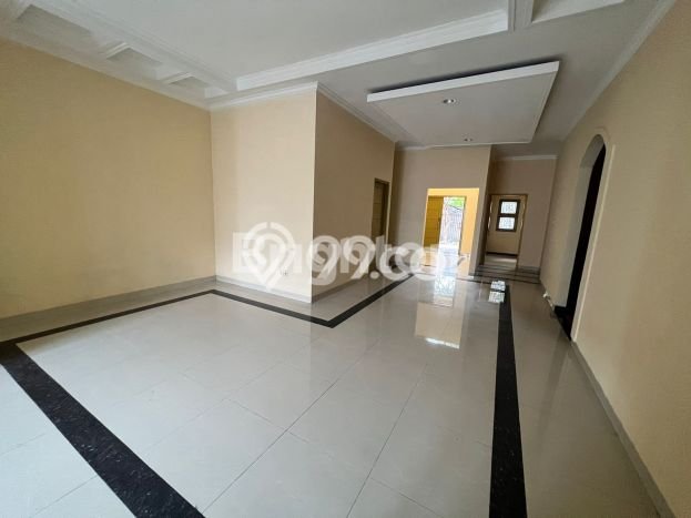 Rumah Mewah LB 200m2 Siap Huni Desain Elegan di Meruya, Jakarta Barat Rumah Mewah LB 200m2 Siap Huni Desain Elegan di Meruya, Jakarta Barat