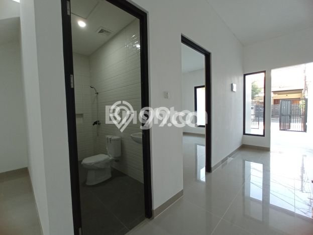 Dijual Rumah Eksklusif 4 KT di Meruya, Jakarta Barat Dijual Rumah Eksklusif 4 KT di Meruya, Jakarta Barat