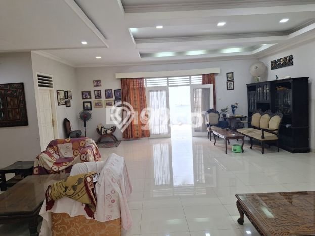 Rumah Elit Modern Tanpa Renovasi di Meruya Jakarta Barat Rumah Elit Modern Tanpa Renovasi di Meruya Jakarta Barat