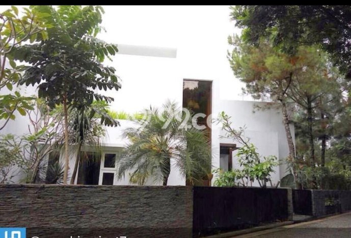 Rumah Mewah LB 550m2 Siap Pakai Desain Elegan di Awiligar, Bandung Rumah Mewah LB 550m2 Siap Pakai Desain Elegan di Awiligar, Bandung