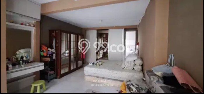 PROPERTI PILIHAN! Rumah Nyaman di , LT 300m2m² LB 180m2m² PROPERTI PILIHAN! Rumah Nyaman di , LT 300m2m² LB 180m2m²