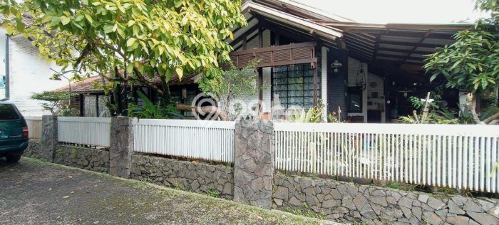 Jual Rumah Mewah Elegan Dengan View Eksklusif di Cikutra, Bandung Jual Rumah Mewah Elegan Dengan View Eksklusif di Cikutra, Bandung