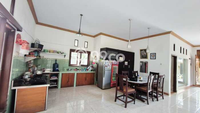 Rumah area , 4 KM, Dekat Rumah Sakit, LT 300m2m² Bangunan 300m2m² Rumah area , 4 KM, Dekat Rumah Sakit, LT 300m2m² Bangunan 300m2m²