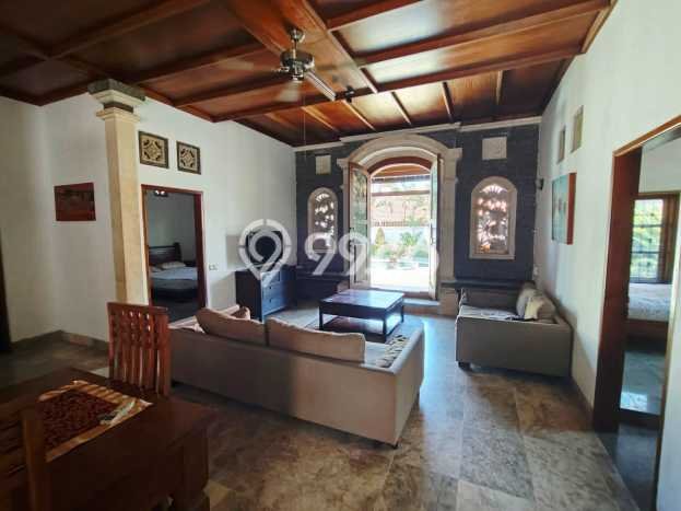 FOR SALE! Vila di , Area 500m2m², Posisi Strategis FOR SALE! Vila di , Area 500m2m², Posisi Strategis