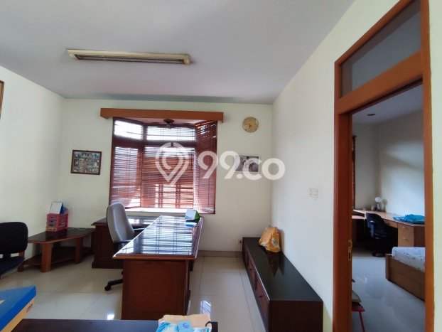 Rumah di Garuda, Bandung, Luas 348m² LB 400m² Rumah di Garuda, Bandung, Luas 348m² LB 400m²