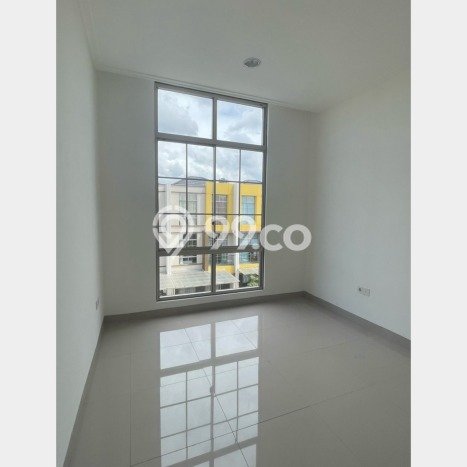 HUNIAN PILIHAN! Rumah di Pantai Indah Kapuk 2, 3 KT, Lingkungan Asri, LT 60m² Bangunan 119m² HUNIAN PILIHAN! Rumah di Pantai Indah Kapuk 2, 3 KT, Lingkungan Asri, LT 60m² Bangunan 119m²