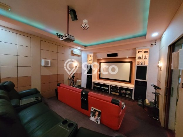 For Sale! Luxury House LT 725m2 Desain Elegan di Dago For Sale! Luxury House LT 725m2 Desain Elegan di Dago