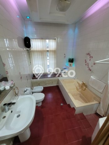 For Sale! Luxury House LT 725m2 Desain Elegan di Dago For Sale! Luxury House LT 725m2 Desain Elegan di Dago