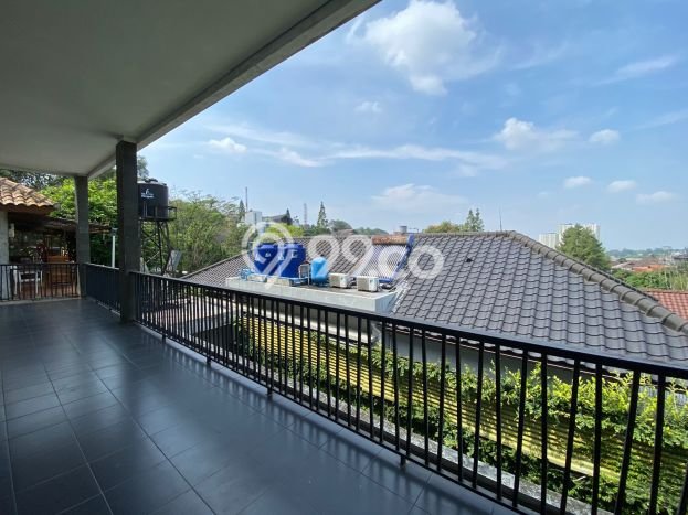 Hunian Mewah LB 400m2 Siap Huni Desain Elegan di Ciumbuleuit, Bandung Hunian Mewah LB 400m2 Siap Huni Desain Elegan di Ciumbuleuit, Bandung