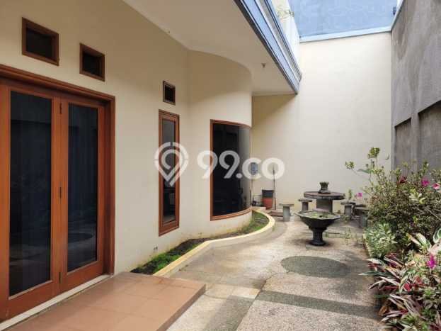 INVESTASI CERDAS! Rumah Premium Setra Duta, Bandung, LT 300m2m² Luas Bangunan 450m2m² INVESTASI CERDAS! Rumah Premium Setra Duta, Bandung, LT 300m2m² Luas Bangunan 450m2m²