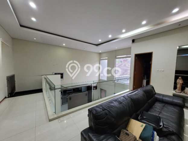 Rumah Lokasi Strategis area Setra Sari, Bandung, Luas 349m2m² LB 350m2m² Rumah Lokasi Strategis area Setra Sari, Bandung, Luas 349m2m² LB 350m2m²