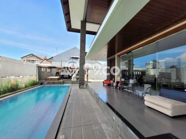 Dijual Rumah Mewah Megah Dengan View Eksklusif di Setra Duta, Bandung Dijual Rumah Mewah Megah Dengan View Eksklusif di Setra Duta, Bandung