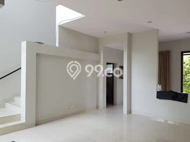 Rumah Elit Modern Tanpa Renovasi di Setra Duta Bandung Rumah Elit Modern Tanpa Renovasi di Setra Duta Bandung