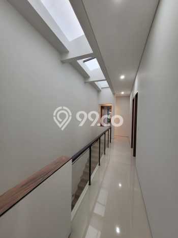 For Sale! Luxury House LT 126m2 Desain Elegan di Setra Duta For Sale! Luxury House LT 126m2 Desain Elegan di Setra Duta
