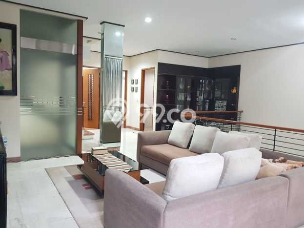 Rumah Elit Modern Tanpa Renovasi di Setra Duta Bandung Rumah Elit Modern Tanpa Renovasi di Setra Duta Bandung