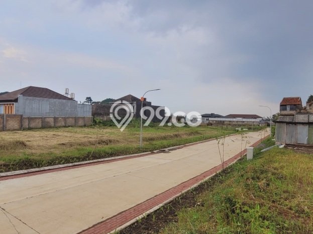 Dijual Tanah Lokasi Setra Duta, Bandung Seluas 302m2 Dijual Tanah Lokasi Setra Duta, Bandung Seluas 302m2
