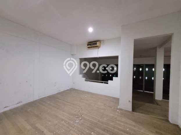 LOKASI PREMIUM! Komersial di Surya Sumantri, Luas 800m², Jalan Utama, Kawasan Komersial LOKASI PREMIUM! Komersial di Surya Sumantri, Luas 800m², Jalan Utama, Kawasan Komersial