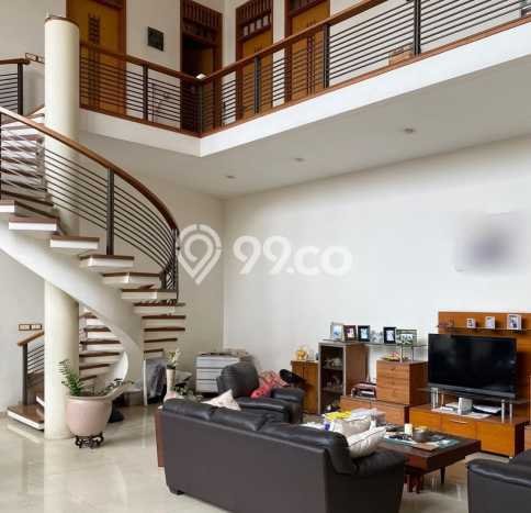 HARGA SPECIAL! Rumah Asri di Otista, LT 450m² LB 500m² HARGA SPECIAL! Rumah Asri di Otista, LT 450m² LB 500m²