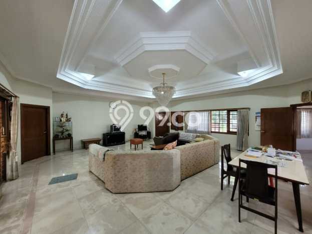 Rumah Lingkungan Asri kawasan Sayap Dago, Bandung, LT 1367m² Bangunan 700m² Rumah Lingkungan Asri kawasan Sayap Dago, Bandung, LT 1367m² Bangunan 700m²