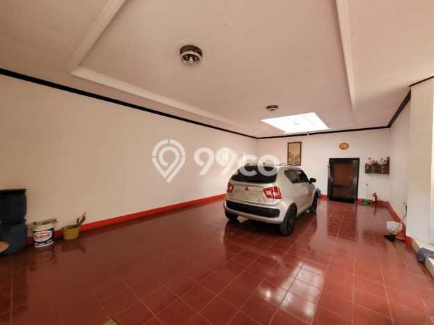 Rumah Lingkungan Asri kawasan Sayap Dago, Bandung, LT 1367m² Bangunan 700m² Rumah Lingkungan Asri kawasan Sayap Dago, Bandung, LT 1367m² Bangunan 700m²