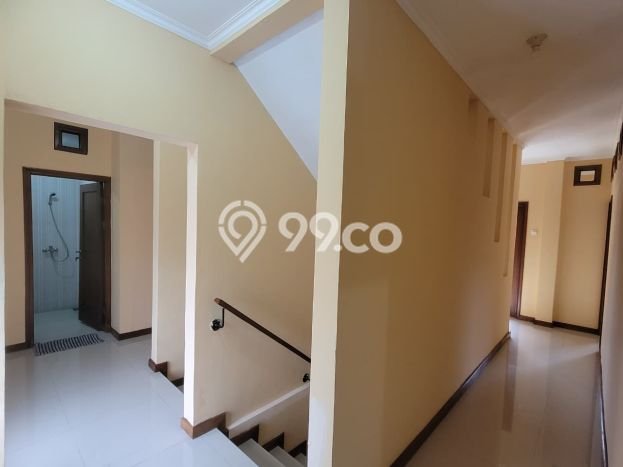 Rumah Mewah LB 250m2 Siap Pakai Desain Elegan di Riau, Bandung Rumah Mewah LB 250m2 Siap Pakai Desain Elegan di Riau, Bandung