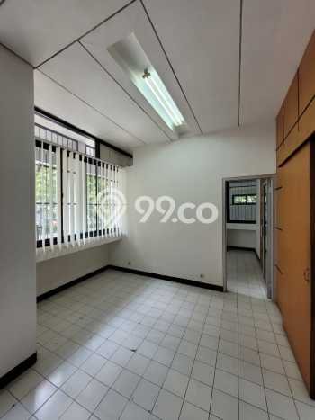 Unit Komersial disewakan di Dago Bandung dengan LT 600m2 / LB 400m2 Unit Komersial disewakan di Dago Bandung dengan LT 600m2 / LB 400m2