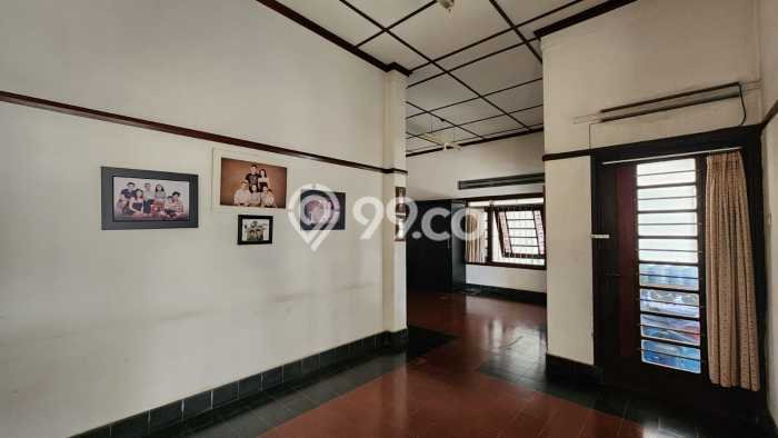 For Sale! Luxury House LT 522m2 Desain Elegan di Sayap Dago For Sale! Luxury House LT 522m2 Desain Elegan di Sayap Dago