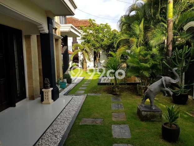 Rumah Elit LB 550m2 Siap Huni Desain Elegan di Jimbaran, Badung Rumah Elit LB 550m2 Siap Huni Desain Elegan di Jimbaran, Badung