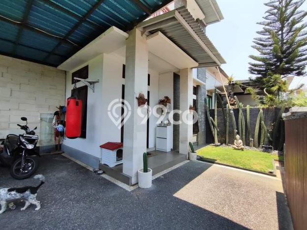 SIAP HUNI! Rumah Strategis area Canggu, LT 120m² Bangunan 200m² SIAP HUNI! Rumah Strategis area Canggu, LT 120m² Bangunan 200m²