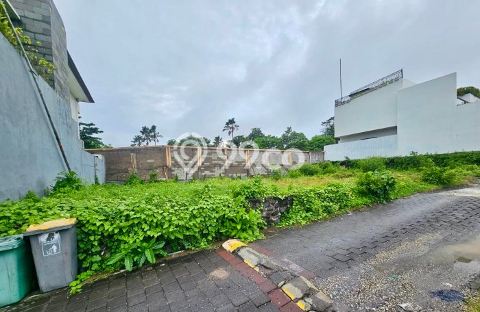 Lahan Dijual Lokasi Strategis di Badung dengan Luas 450m2 Lahan Dijual Lokasi Strategis di Badung dengan Luas 450m2