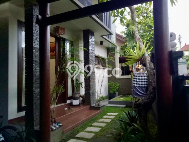 Ready to Use! Premium House LT 150m2 Desain Modern di Renon Ready to Use! Premium House LT 150m2 Desain Modern di Renon