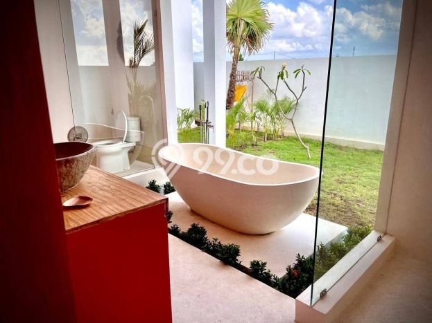 Ready to Use! Luxury House LT 900m2 Desain Elegan di Tanah Lot Ready to Use! Luxury House LT 900m2 Desain Elegan di Tanah Lot