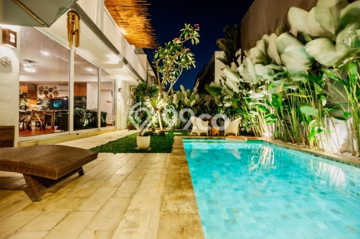 Hunian Elit LB 310m2 Siap Huni Desain Elegan di Canggu, Badung Hunian Elit LB 310m2 Siap Huni Desain Elegan di Canggu, Badung