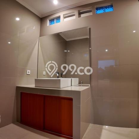 Rumah di Seminyak, 3 KT, Design Minimalis, LT 150m2m² LB 80m2m² Rumah di Seminyak, 3 KT, Design Minimalis, LT 150m2m² LB 80m2m²
