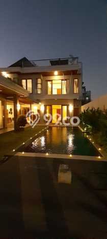 Ready to Use! Luxury House LT 300m2 Desain Modern di Ungasan Ready to Use! Luxury House LT 300m2 Desain Modern di Ungasan