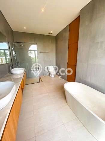 HOT LISTING! Rumah Untuk Investasi area , LT 310m2m² LB 395m2m² HOT LISTING! Rumah Untuk Investasi area , LT 310m2m² LB 395m2m²