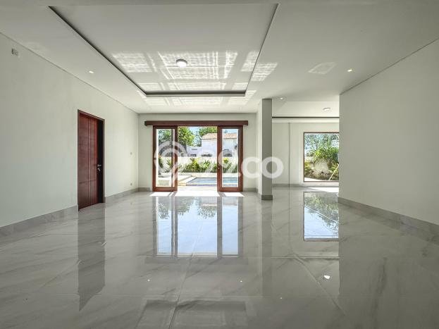 Rumah Mewah LB 305m2 Siap Huni Desain Elegan di Ungasan, Badung Rumah Mewah LB 305m2 Siap Huni Desain Elegan di Ungasan, Badung