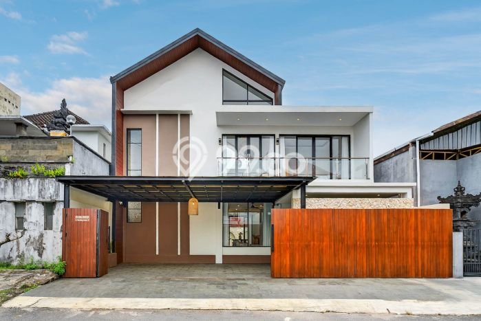 Hunian Elit LB 360m2 Siap Huni Desain Elegan di Canggu, Badung Hunian Elit LB 360m2 Siap Huni Desain Elegan di Canggu, Badung