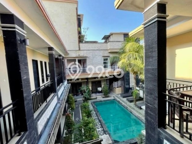 Hunian Elit LB 1002m2 Siap Pakai Desain Elegan di Jimbaran, Badung Hunian Elit LB 1002m2 Siap Pakai Desain Elegan di Jimbaran, Badung