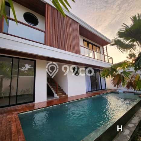 Rumah Strategis Canggu, Badung, Luas 200m² LB 160m² Rumah Strategis Canggu, Badung, Luas 200m² LB 160m²