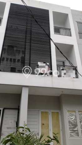 Rumah Strategis Minimalis Lb 225m2 di Cengkareng, Jakarta Barat Rumah Strategis Minimalis Lb 225m2 di Cengkareng, Jakarta Barat