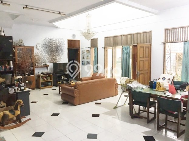 Rumah Elit LB 225m2 Siap Pakai Desain Elegan di Kemanggisan, Jakarta Barat Rumah Elit LB 225m2 Siap Pakai Desain Elegan di Kemanggisan, Jakarta Barat