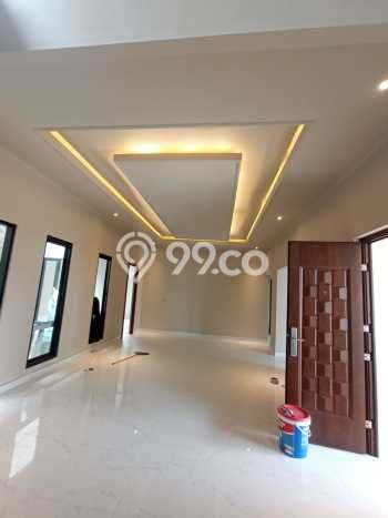 Hunian Elit LB 450m2 Siap Pakai Desain Elegan di Graha Raya, Tangerang Selatan Hunian Elit LB 450m2 Siap Pakai Desain Elegan di Graha Raya, Tangerang Selatan