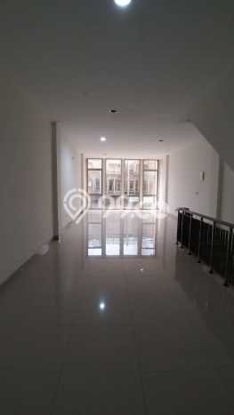 FOR SALE! Ruko di Cipondoh Tangerang, LT 67m2, LB 173m2 FOR SALE! Ruko di Cipondoh Tangerang, LT 67m2, LB 173m2