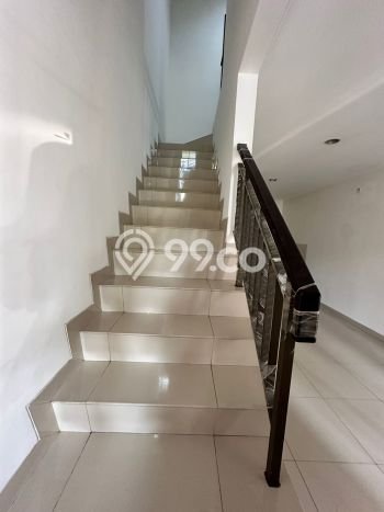 Rumah Modern Cantik 2 KT Bisa Langsung Pindah di Cipondoh Rumah Modern Cantik 2 KT Bisa Langsung Pindah di Cipondoh