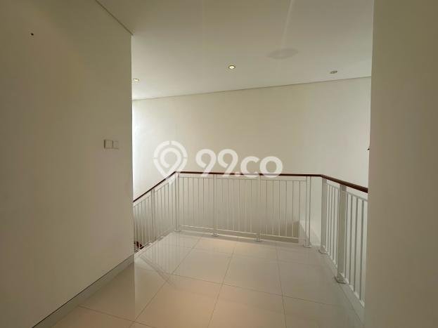 Rumah 3 KT 3 KM di Area Pakuwon, Surabaya Rumah 3 KT 3 KM di Area Pakuwon, Surabaya