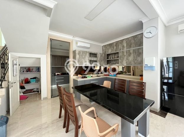 BEST CHOICE! Rumah area , Luas 275m2m² LB 500m2m² BEST CHOICE! Rumah area , Luas 275m2m² LB 500m2m²