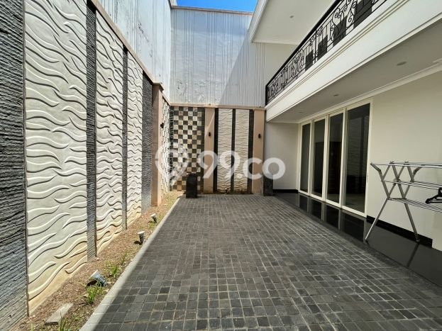 BEST CHOICE! Rumah area , Luas 275m2m² LB 500m2m² BEST CHOICE! Rumah area , Luas 275m2m² LB 500m2m²
