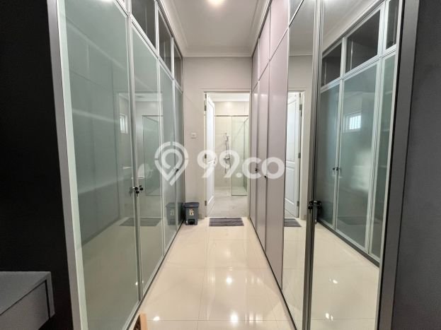 BEST CHOICE! Rumah area , Luas 275m2m² LB 500m2m² BEST CHOICE! Rumah area , Luas 275m2m² LB 500m2m²